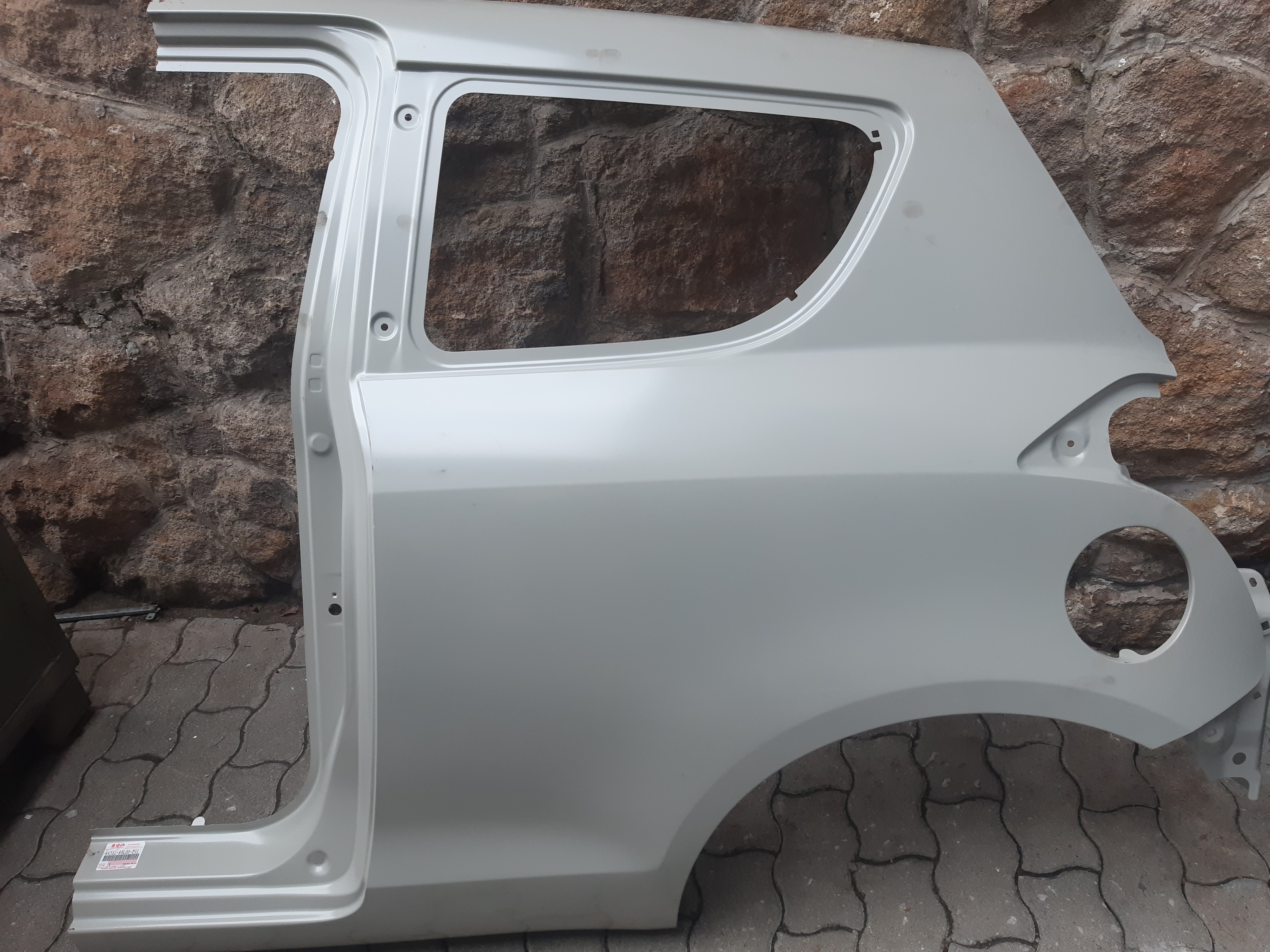 S�rv�d� h�ts� bal 3ajt�s Suzuki Swift 2010-2016, gy�ri